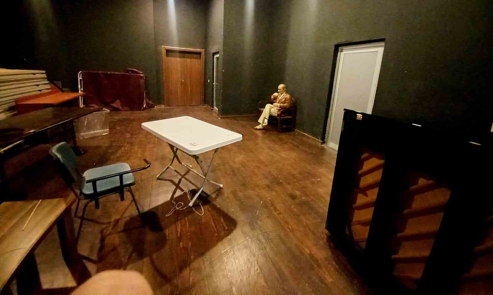 Atat&uuml;rk heykeli depoya kaldırıldı
