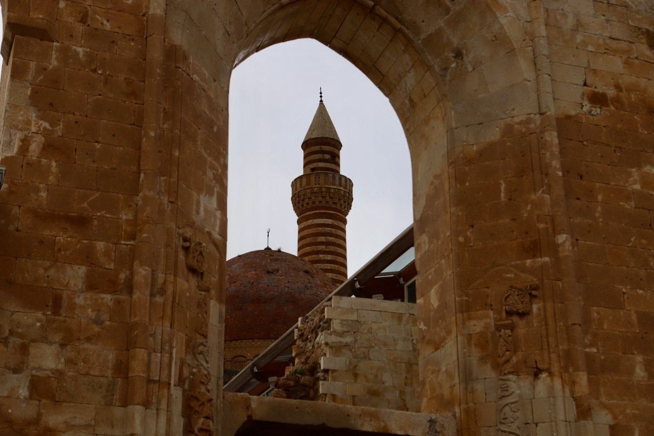 Tarihi İshak Paşa Sarayı, bayramda 17 bin yerli ve yabancı ziyaret&ccedil;iyi ağırladı
