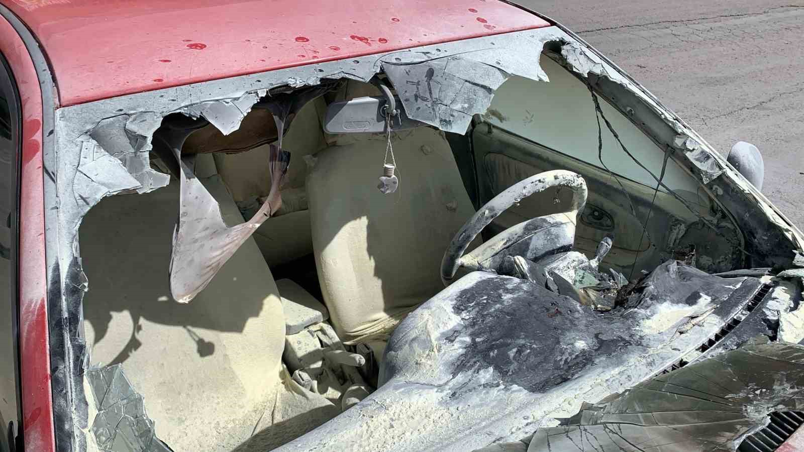 Karaman’da park halindeki otomobil yandı