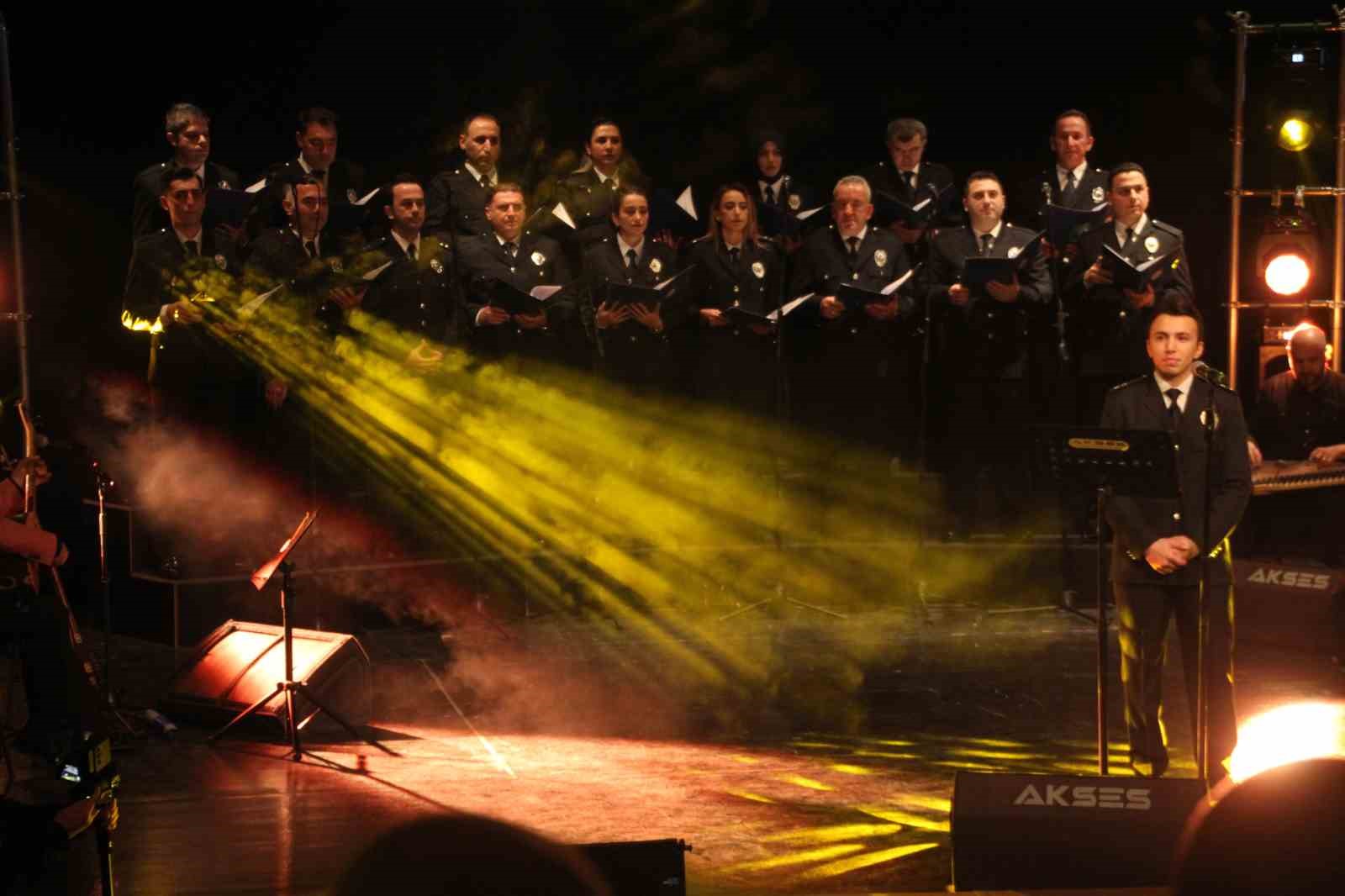 Ordu’da polis korosundan konser
