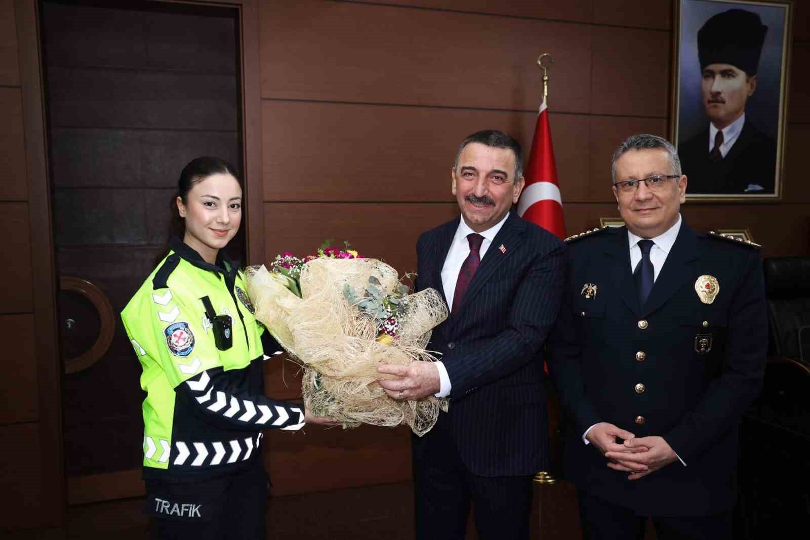 Vali Hacıbektaşoğlu, Sinan Ergen ve heyetini kabul etti
