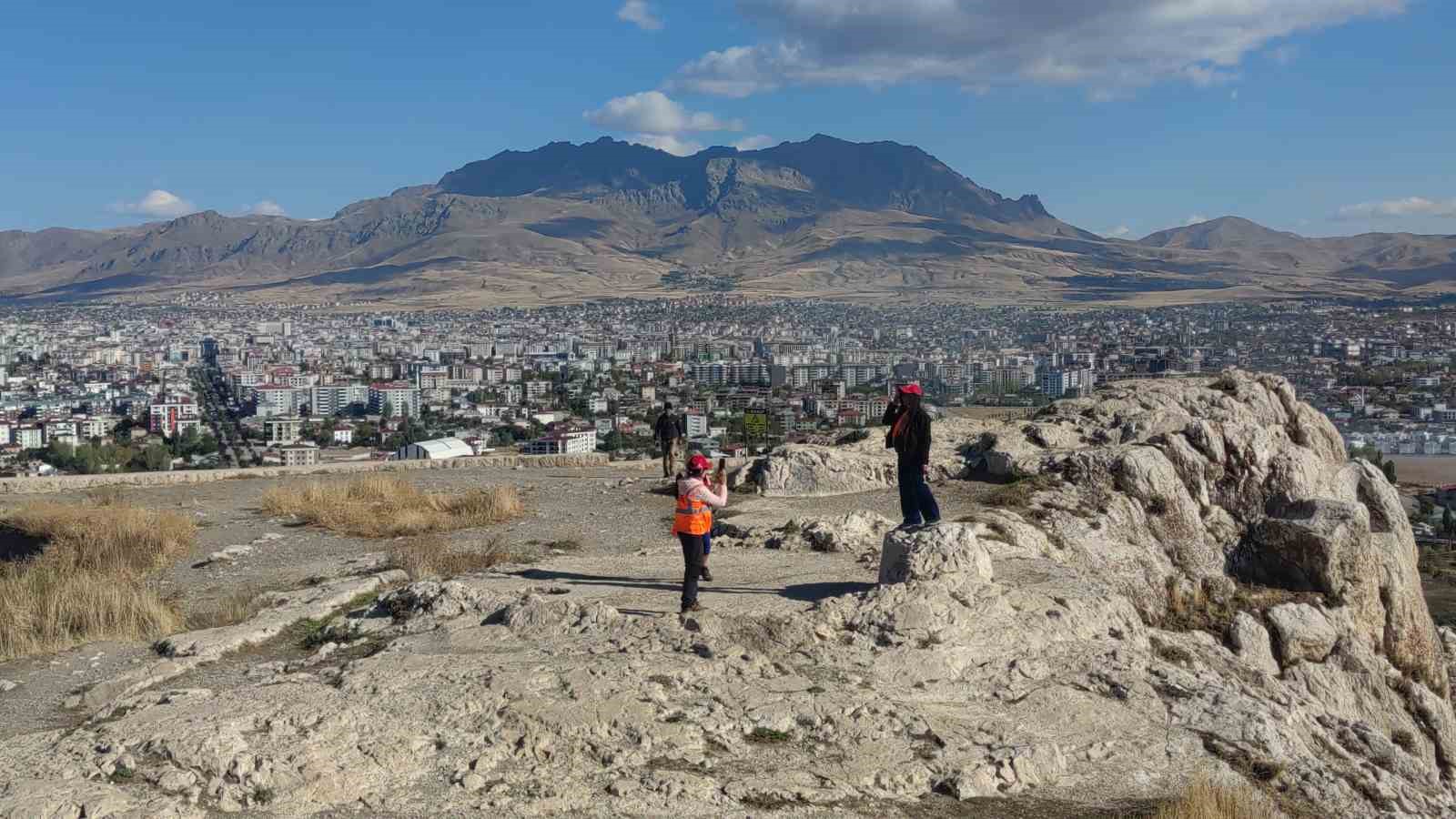 Bayramda m&uuml;ze ve &ouml;ren yerlerine ziyaret&ccedil;i akını
