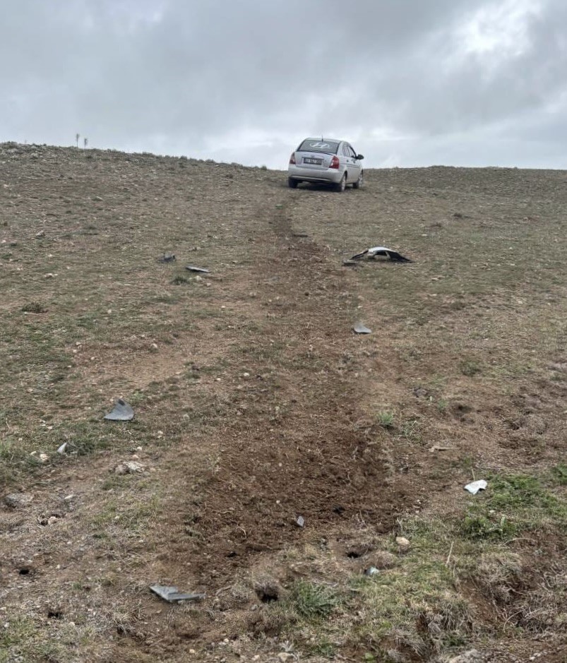 Kontrolden &ccedil;ıkan otomobil araziye girdi: 1 yaralı
