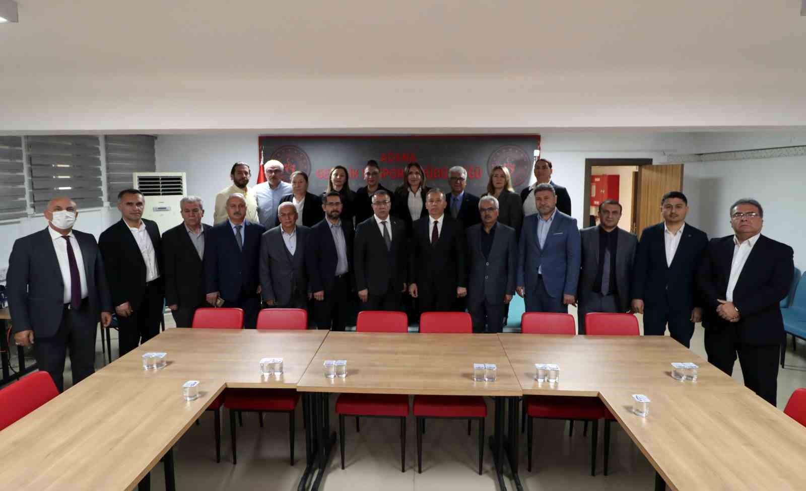 Adana Gençlik ve Spor İl Müdürlüğü’nde devir teslim töreni