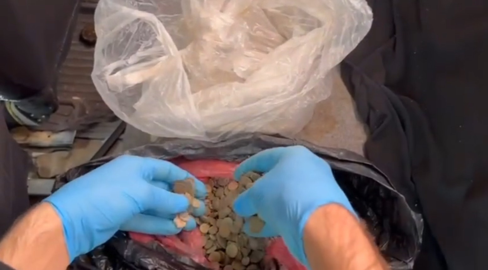 Isparta’da tarihi eser kaçakçılığı operasyonu: 2 bin 3 adet sikke ele geçirildi