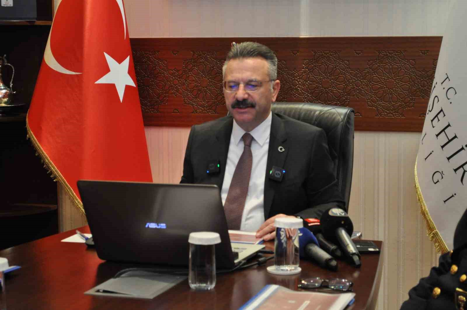 Eskişehir&rsquo;deki sokak olaylarında 5 polis memuru yaralandı
