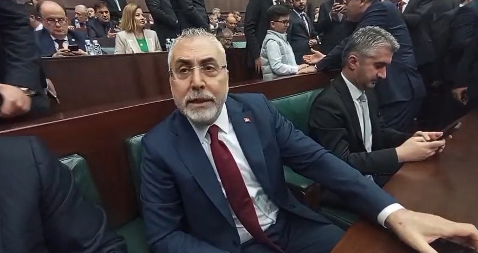 Bakan Işıkhan: "(Kamu Toplu İş Sözleşmeleri Çerçeve Protokolü) Bir araya gelip ortak bir noktada buluşacağız"