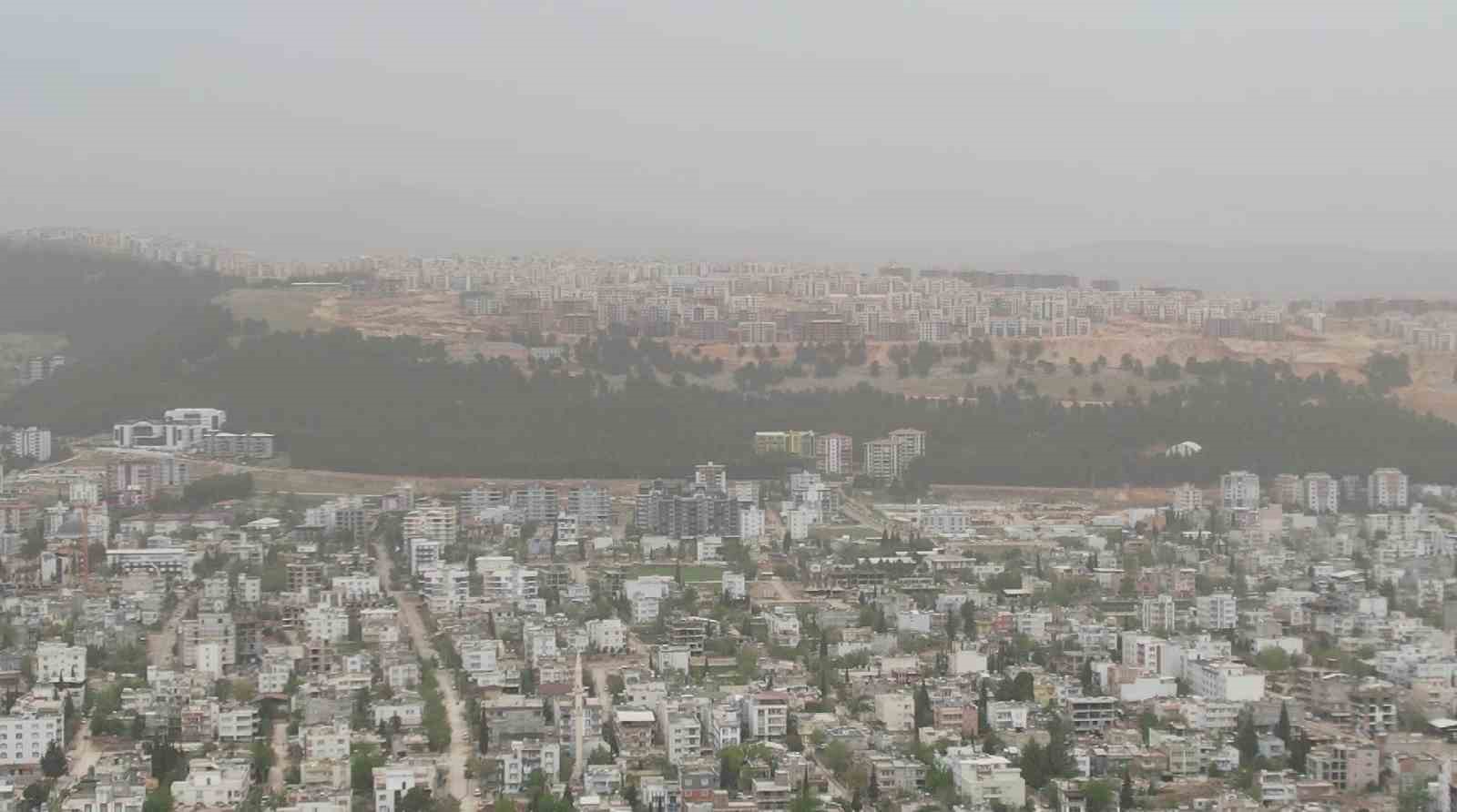 Adıyaman’da toz bulutu dronla görüntülendi