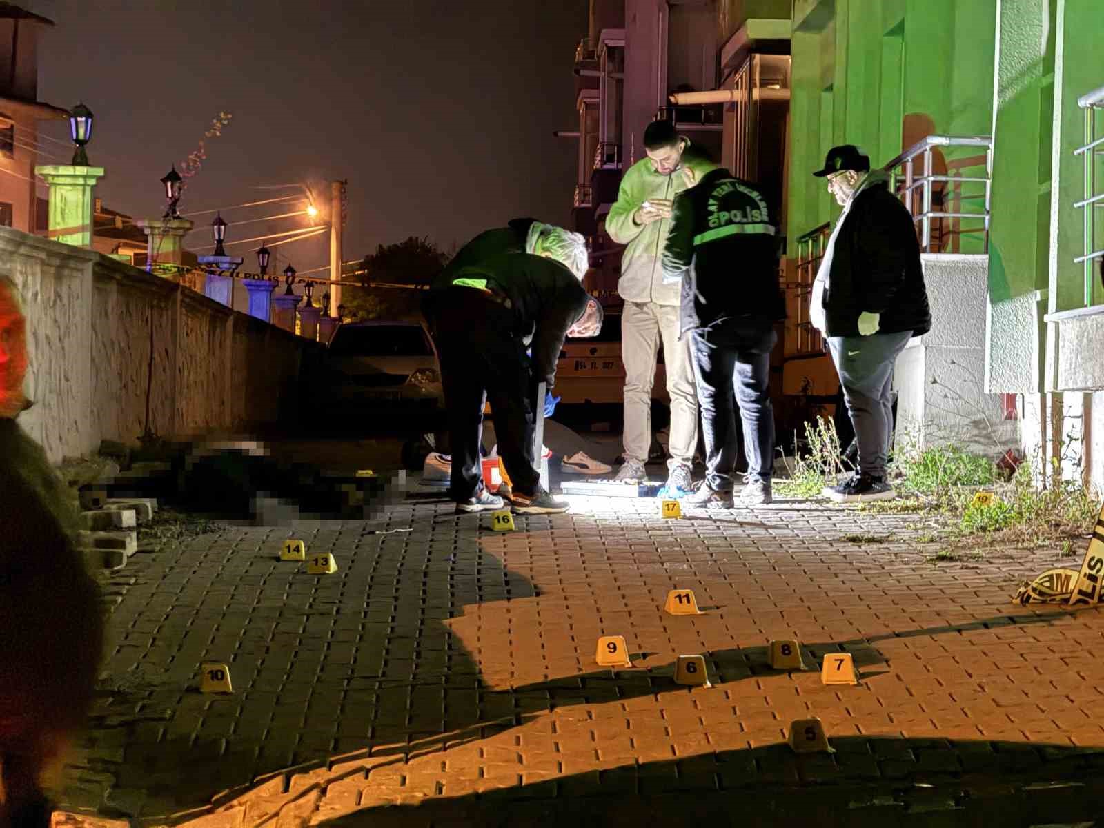 5 kişinin &ouml;ld&uuml;ğ&uuml; olayda 3 ş&uuml;pheli daha adliye sevk edildi
