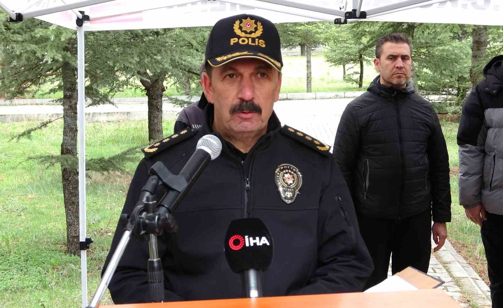 Kütahya’da Polis Haftası dolayısıyla şehitlik ziyaretleri gerçekleştirildi