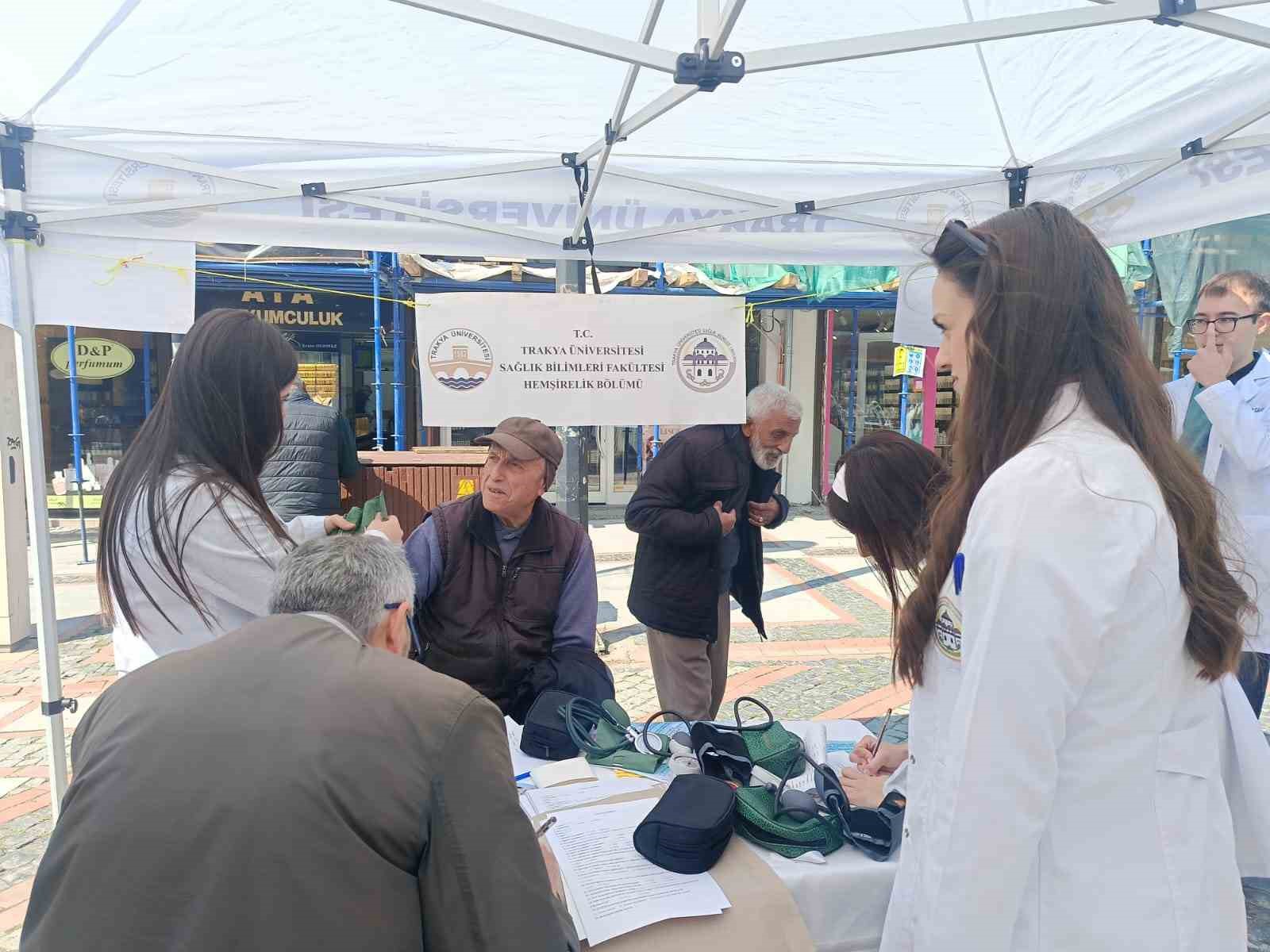 Edirne’de üniversite öğrencilerinden kanser farkındalık etkinliği