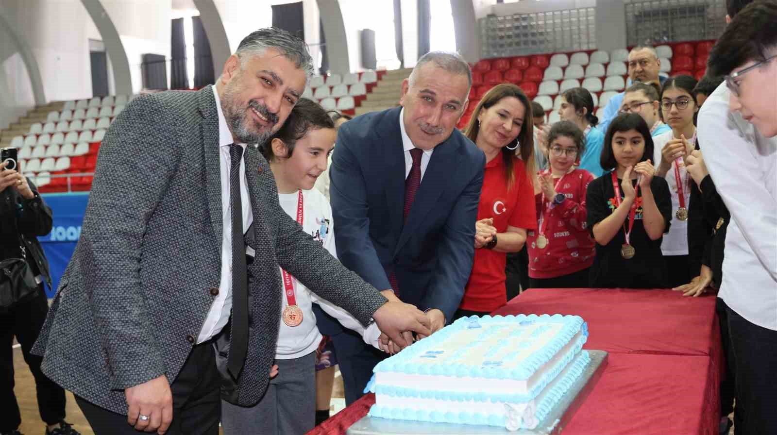 Özel sporcular Hemsball Turnuvası’nda yarıştı
