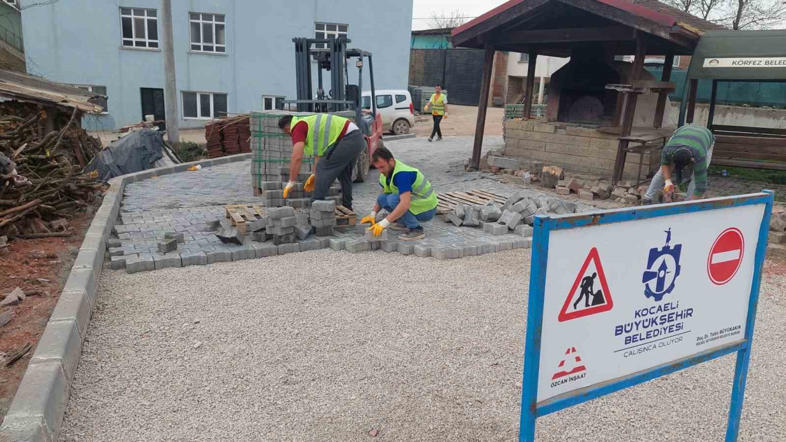 Körfez’in köylerine parke taşı döşeniyor
