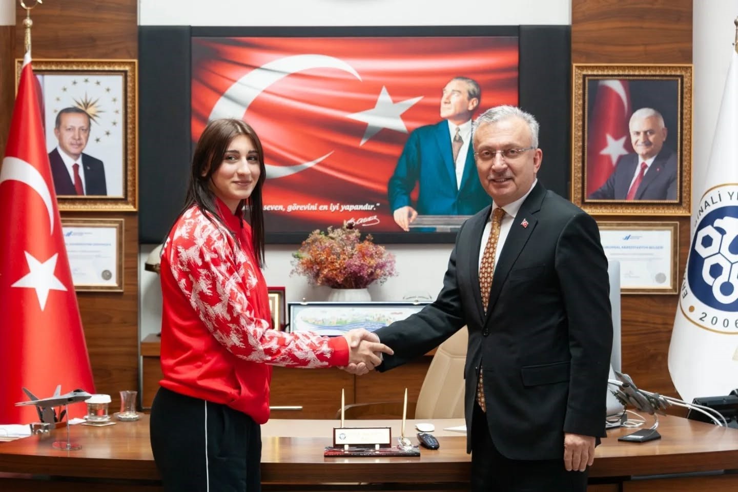 Avrupa şampiyonundan Rektör Levent’e ziyaret
