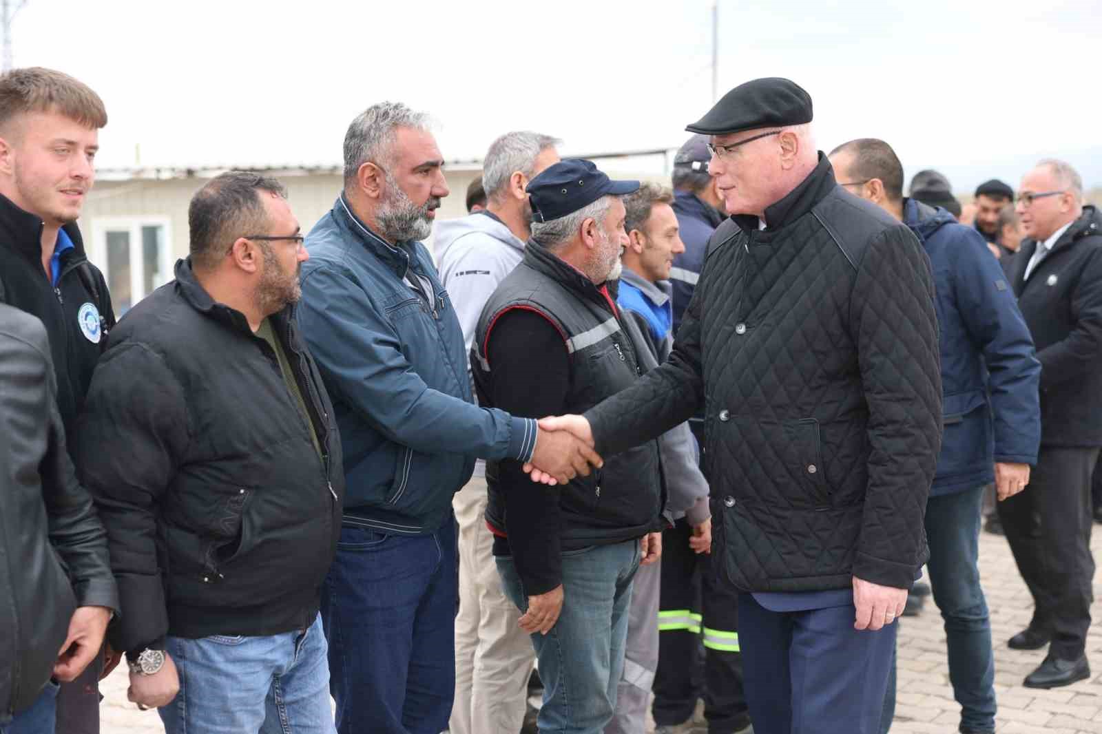 Başkan Kurt, belediye personeliyle bayramlaştı