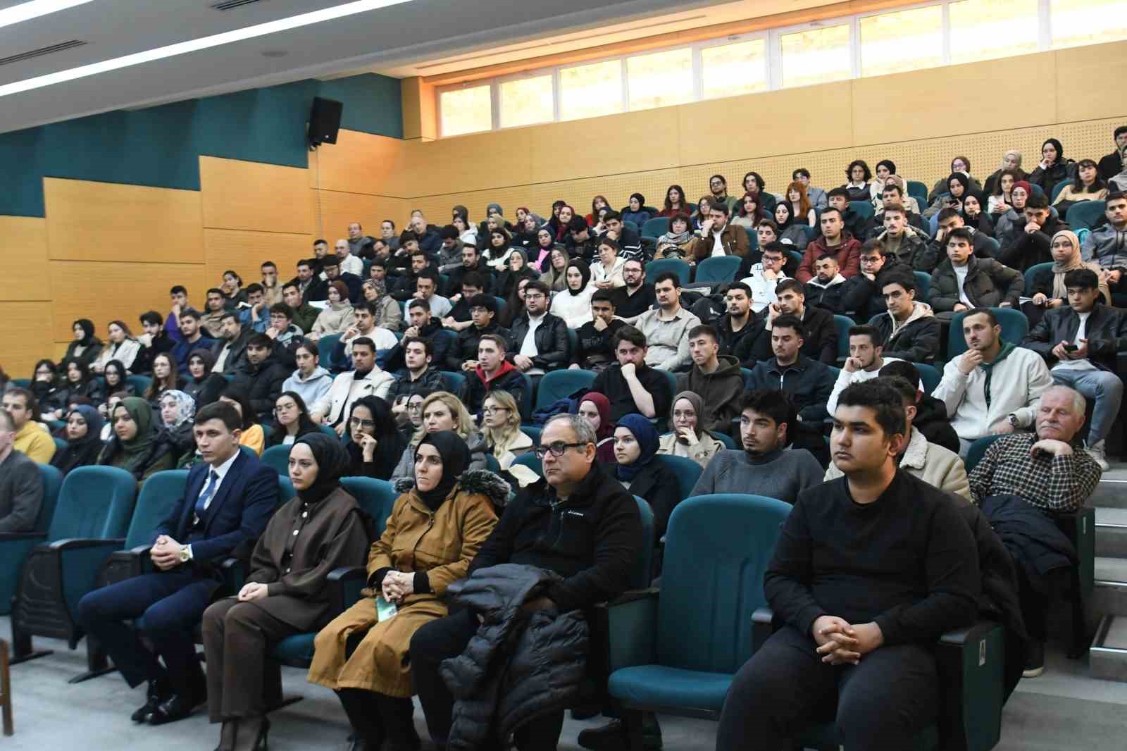 Sakarya &Uuml;niversitesinde "T&uuml;rklerin Derin K&ouml;kleri" konuşuldu
