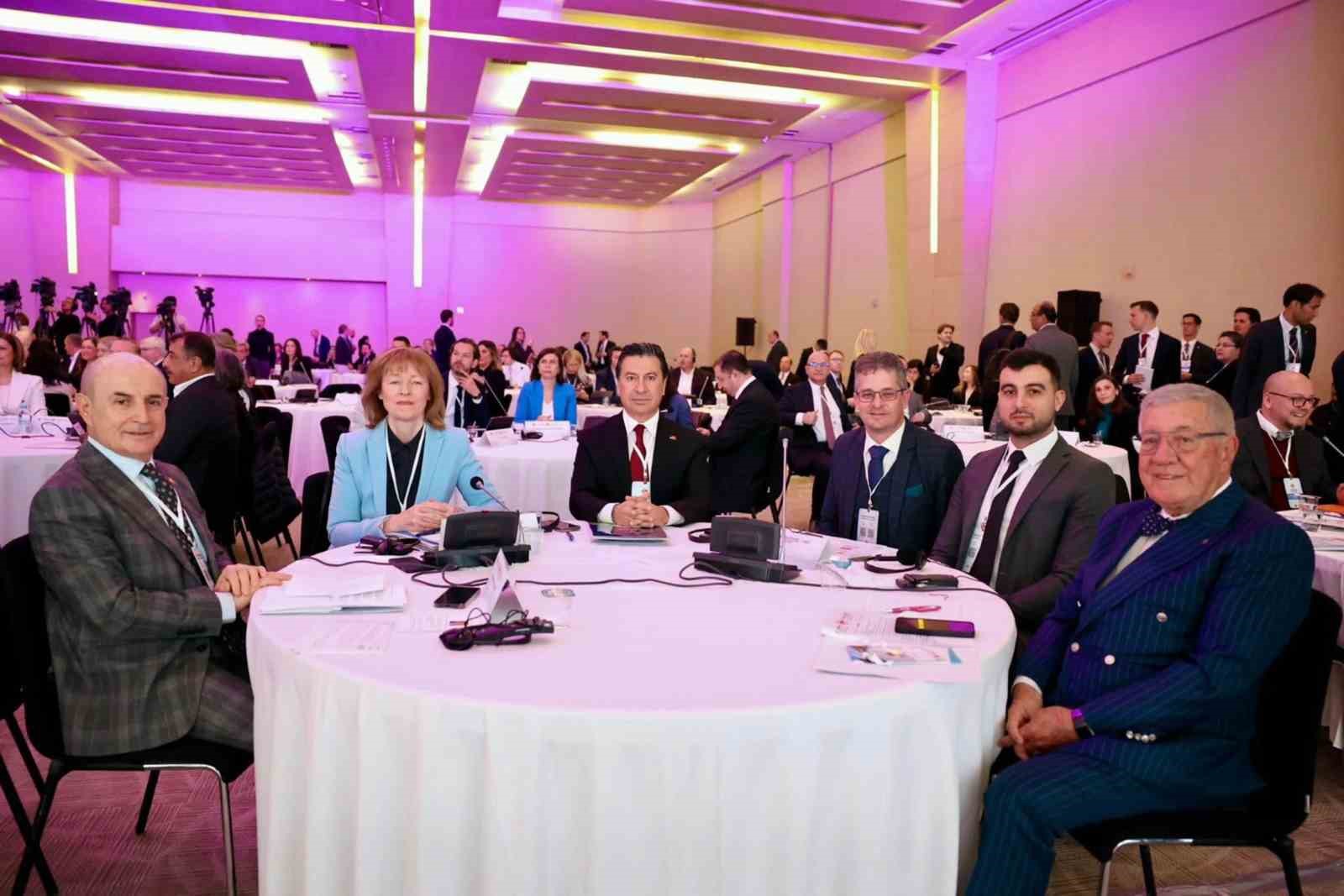 Başkan Aras, T&uuml;rkiye-Almanya kardeş şehirler zirvesine katıldı
