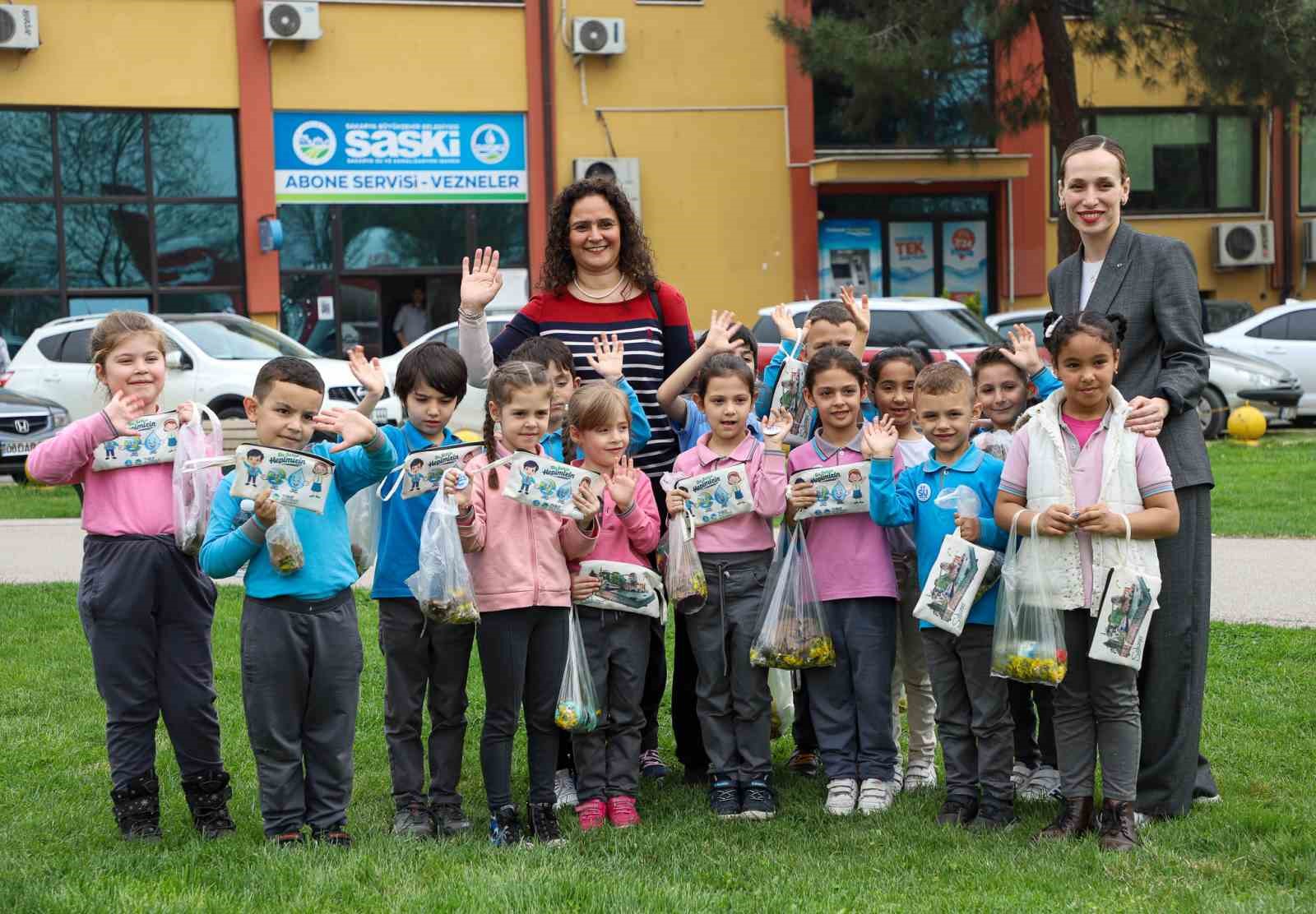Su M&uuml;fettişleri g&ouml;rev başında: SASKİ gelecek nesillere su bilinci kazandırıyor
