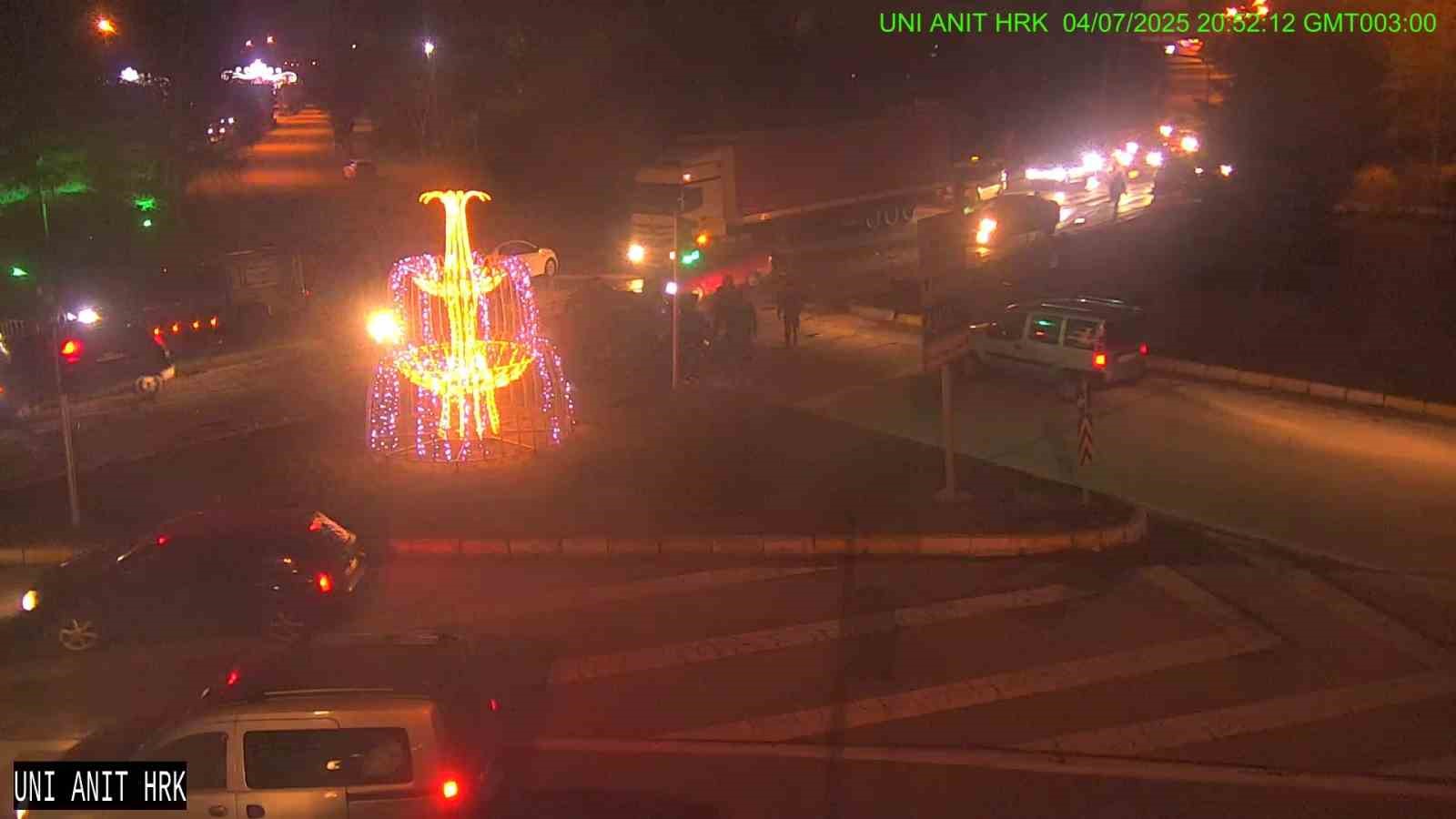 Erzurum’da feci kaza güvenlik kameralarına yansıdı