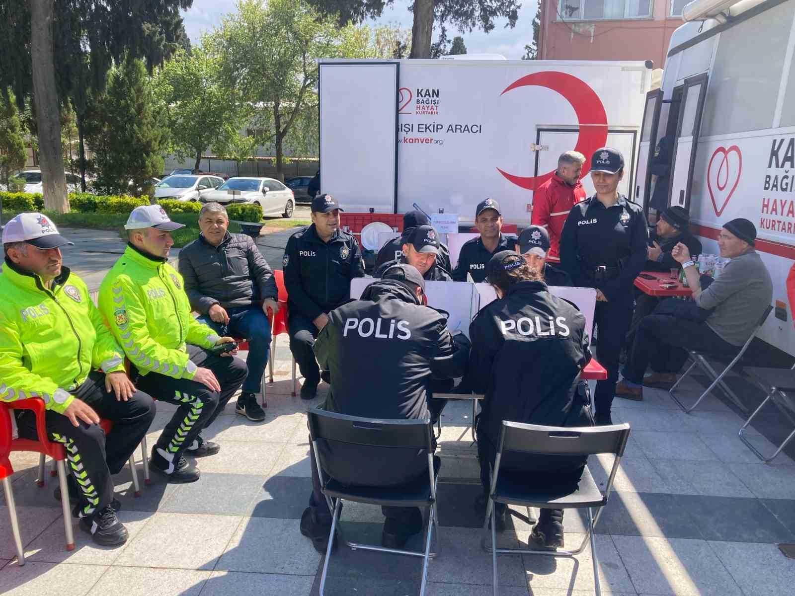 Polislerden kan bağışına destek
