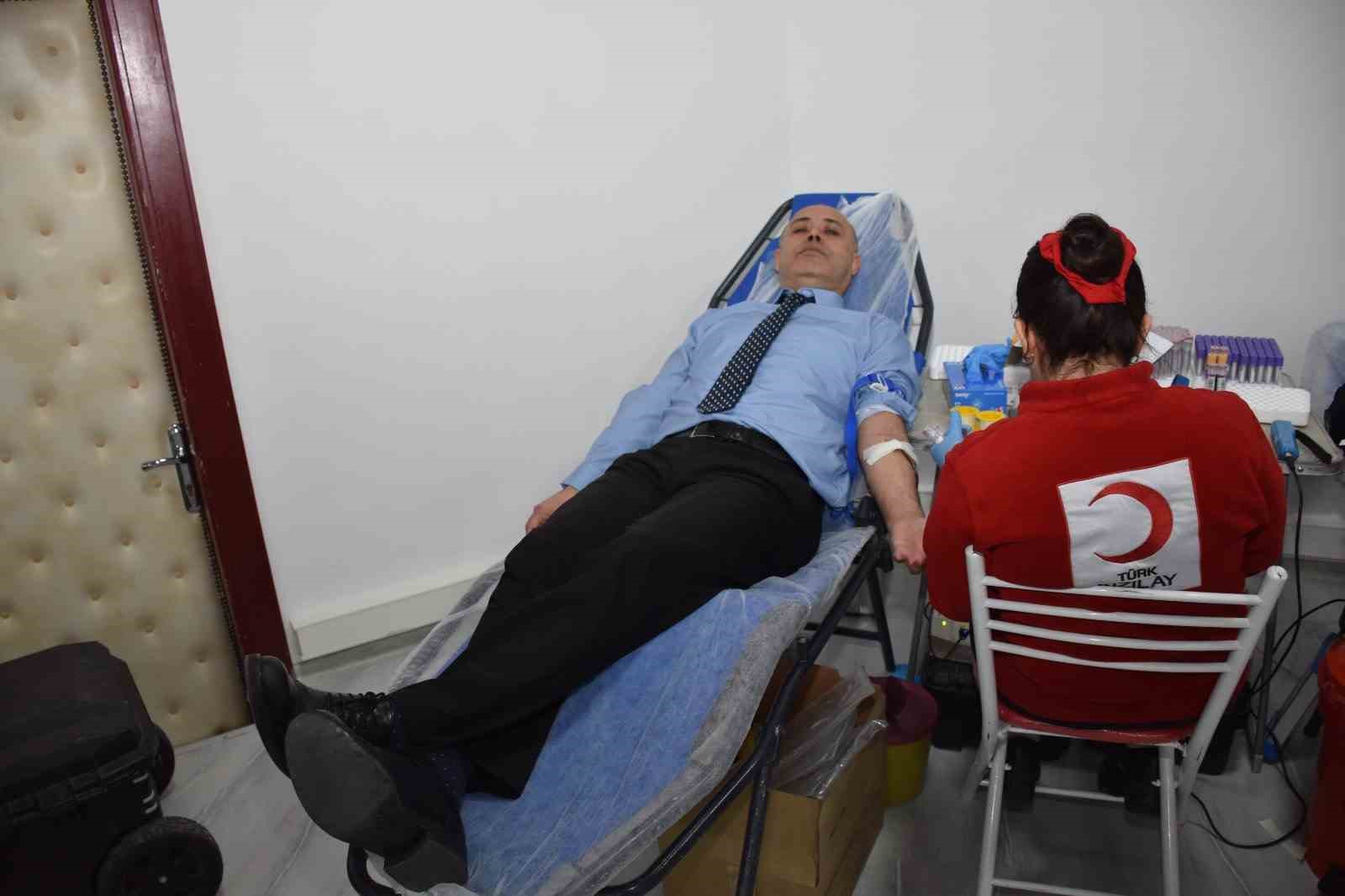 Sinop&rsquo;ta polisten kan bağışı
