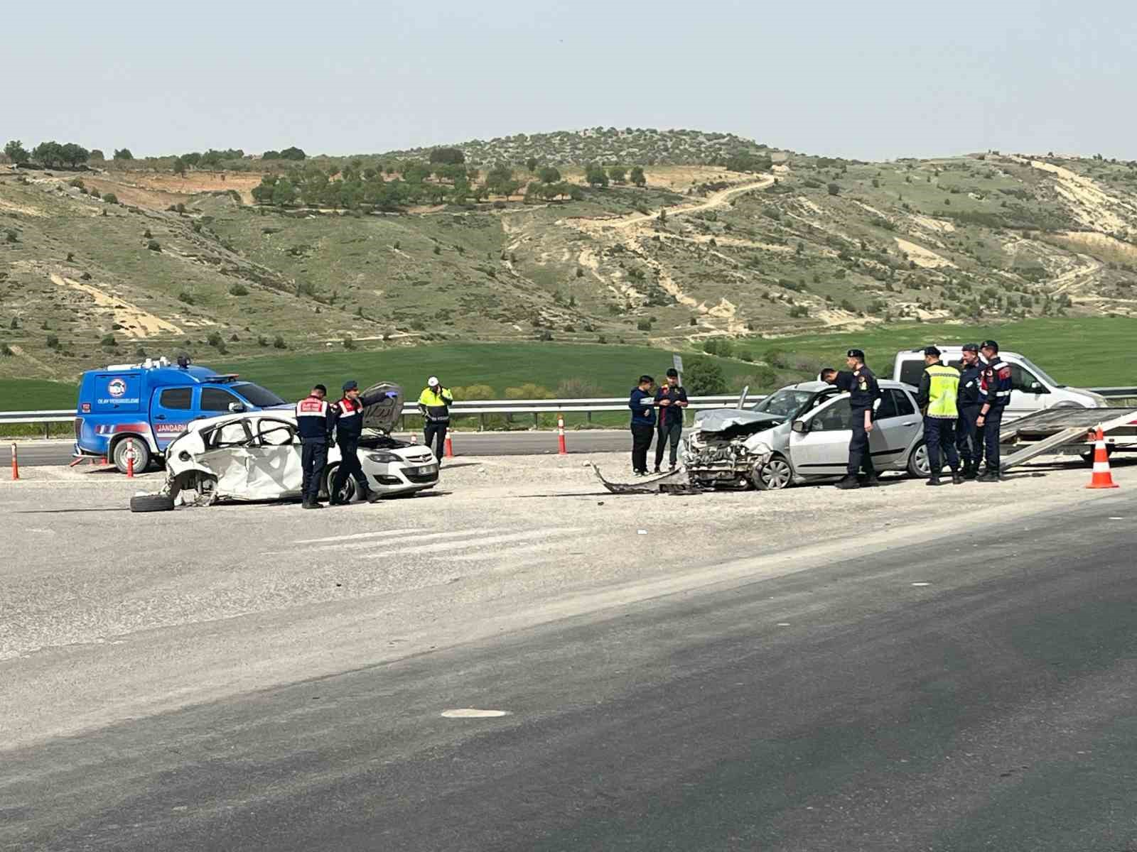 Adıyaman’da otomobiller çarpıştı: 1 ölü, 7 yaralı
