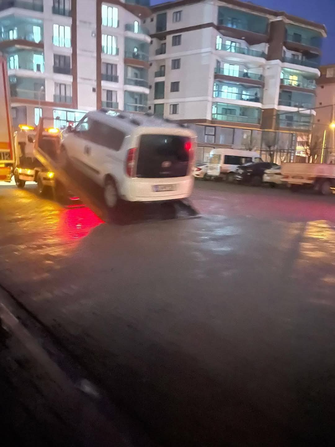 Tekkek&ouml;y Belediyesi&rsquo;ne haciz
