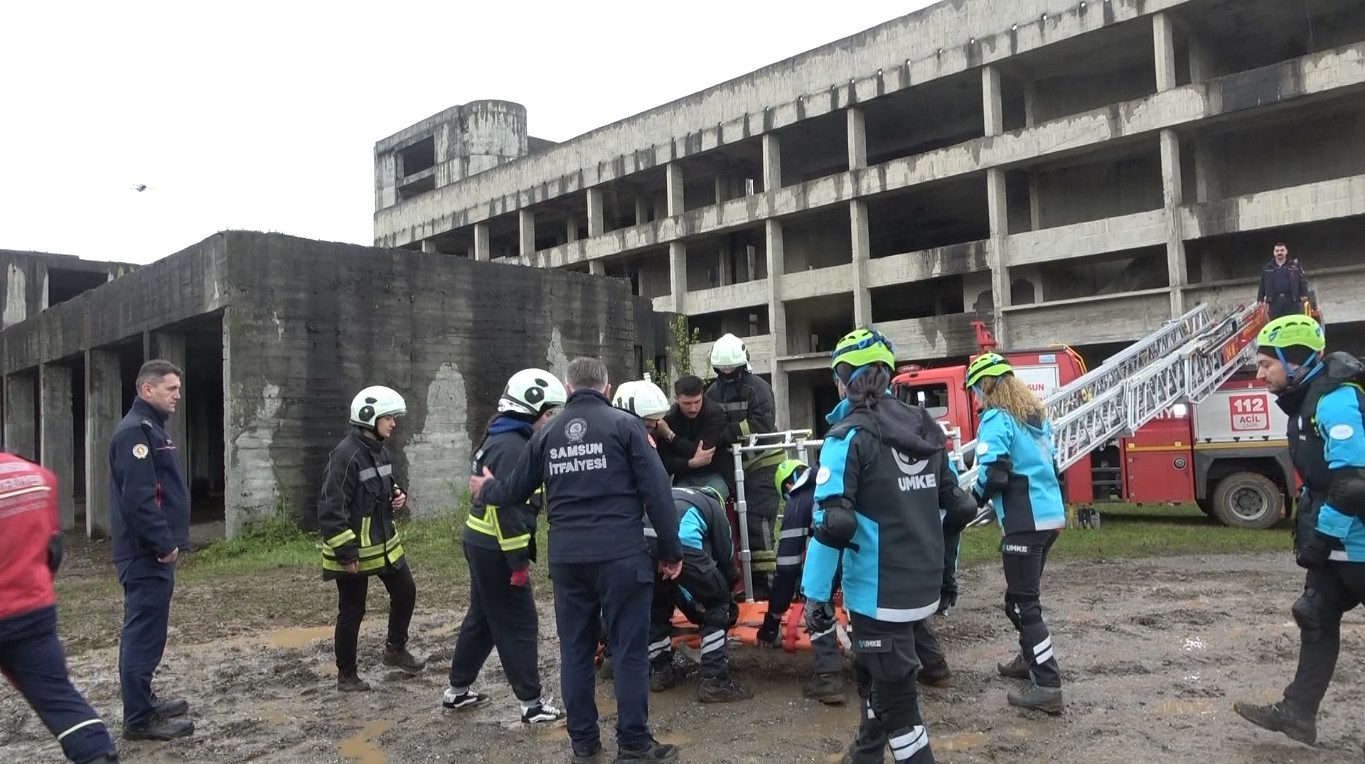 Samsun’da UMKE bölge tatbikatı gerçeğini aratmadı