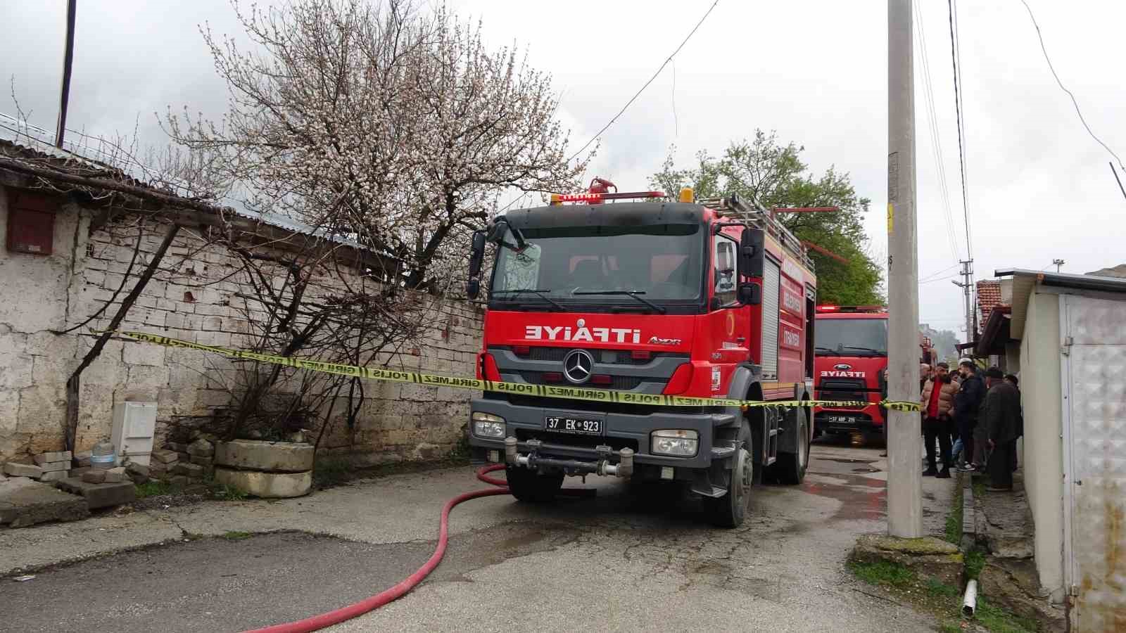 Kastamonu’da yangın çıkan evde yanmış ceset bulundu