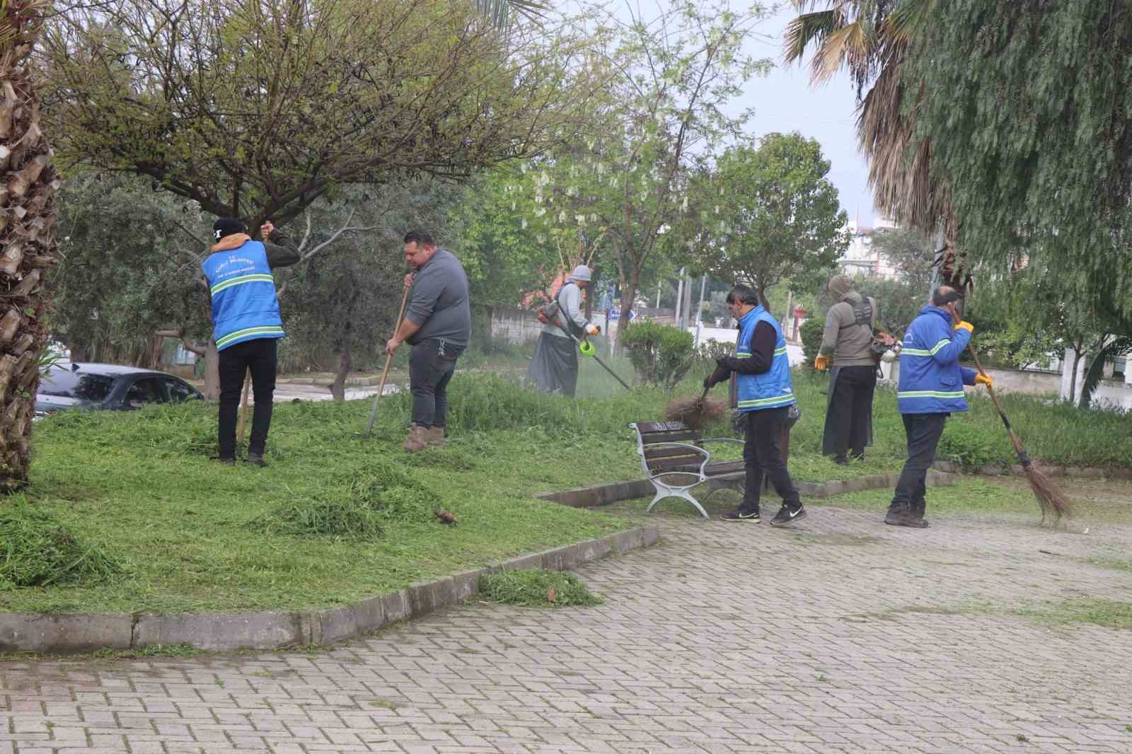 Nazilli Belediyesi parkları yaza hazırlıyor