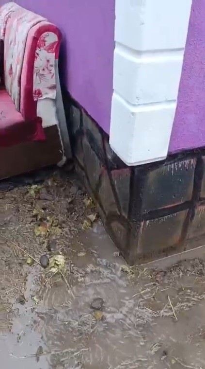 Kars&rsquo;ta sel: Evleri su bastı
