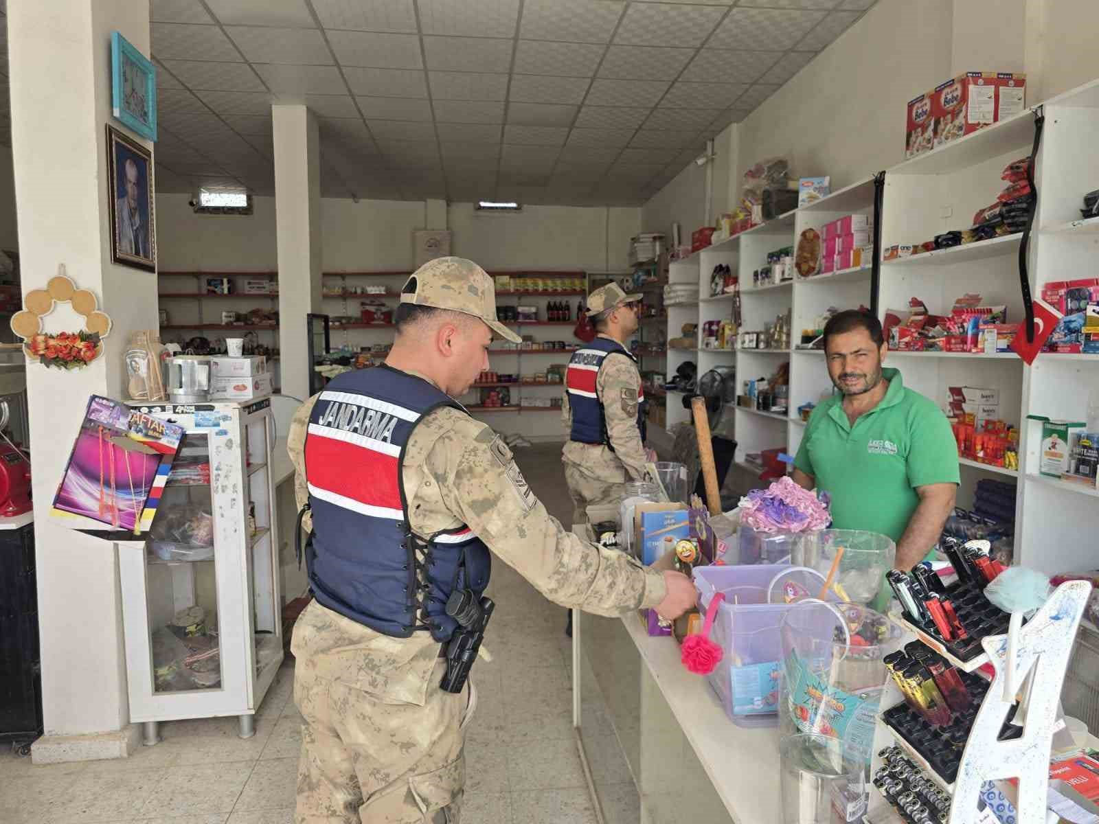 Kilis&rsquo;te uyuşturucu ve ka&ccedil;ak&ccedil;ılık operasyonu
