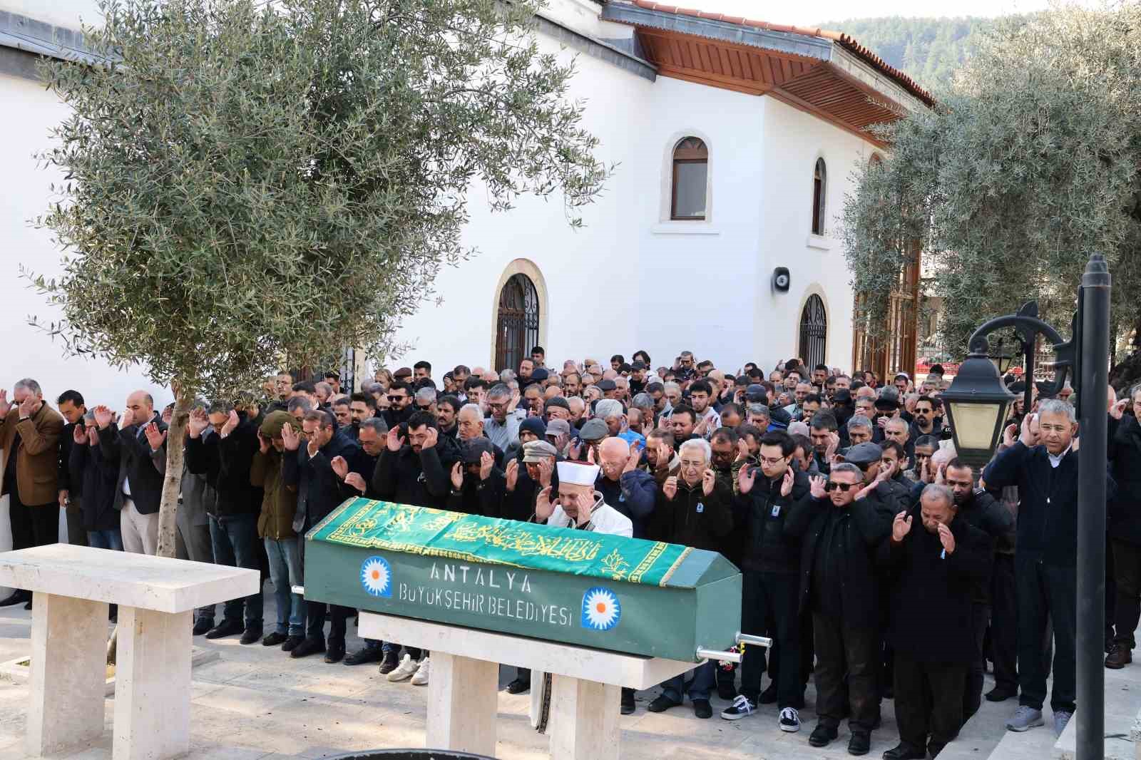 Muğlalı doktor toprağa verildi