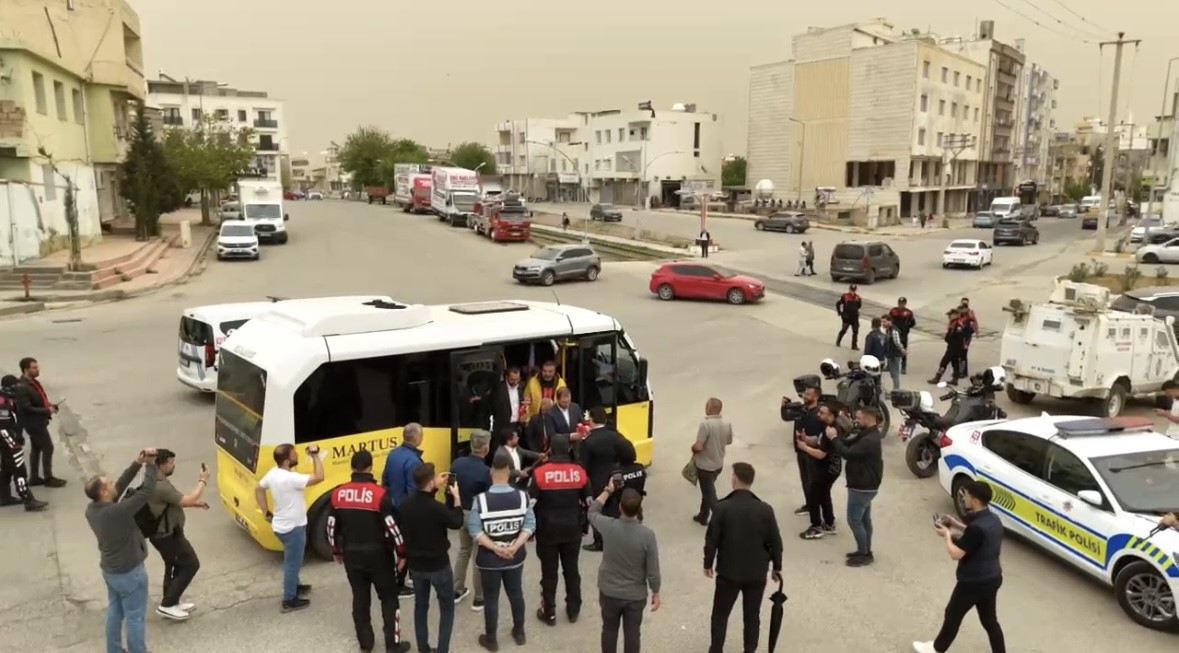 Nusaybin esnafından "Polis Haftası" kutlaması
