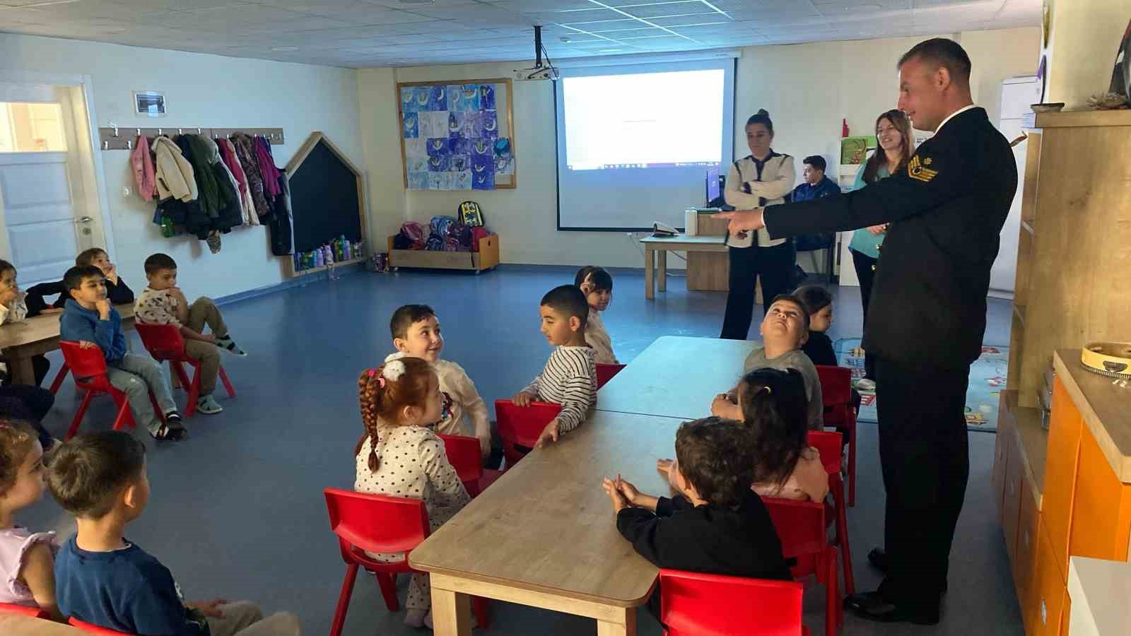 Kemer&rsquo;de minikler &ouml;ğrencilere denizlerin &ouml;nemi anlatıldı
