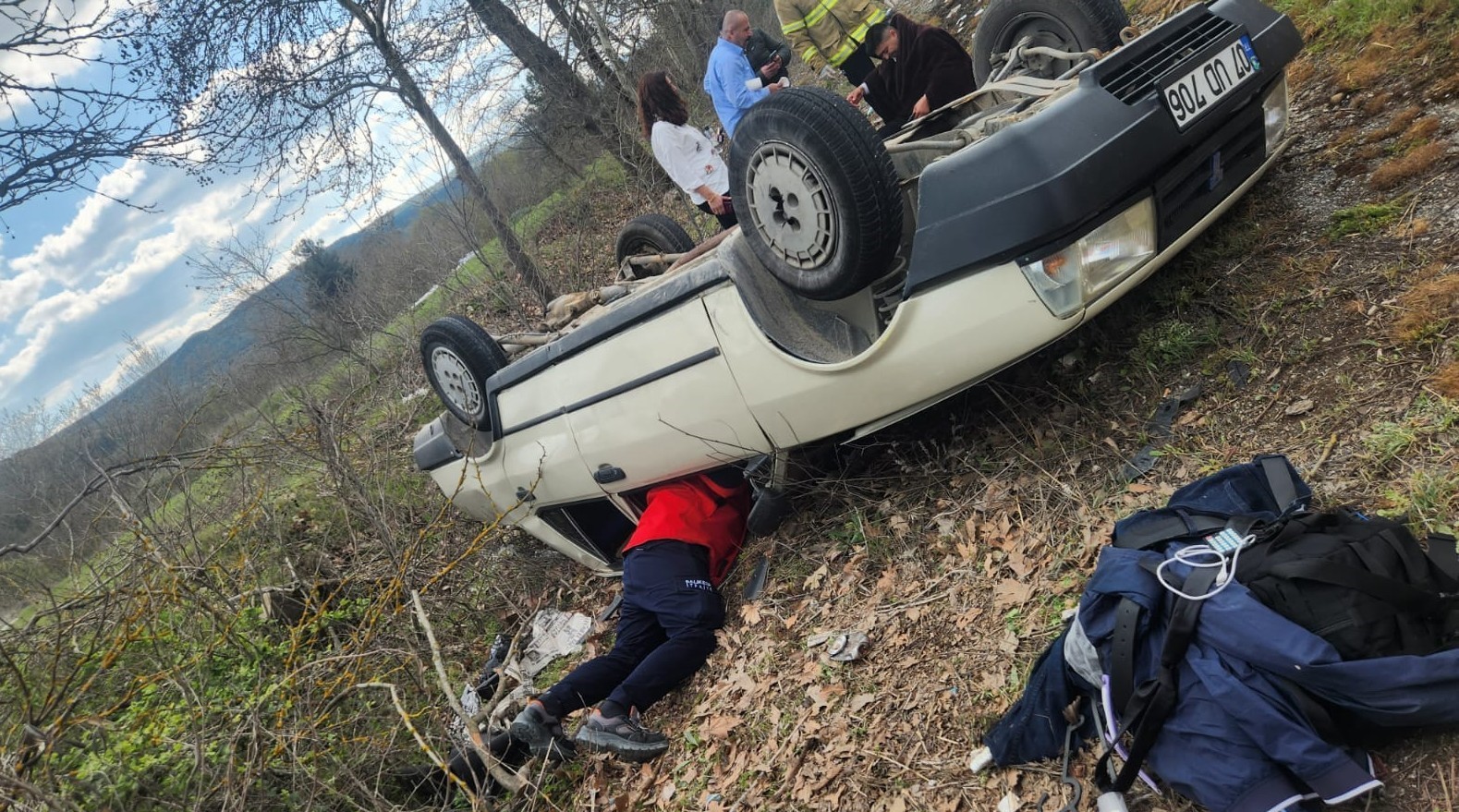 Tofaş otomobil takla attı: 1 kişi yaralandı