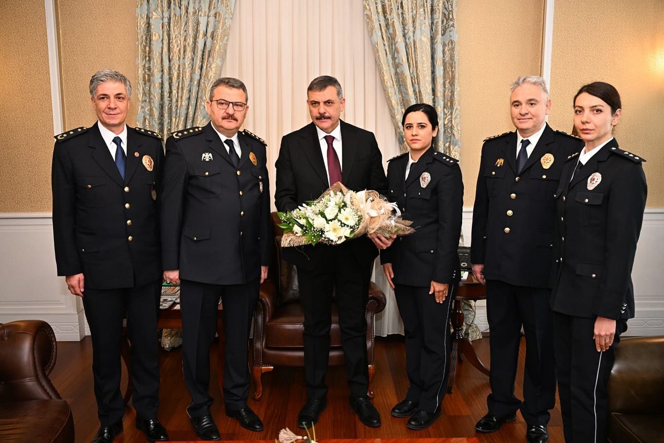 Polisten kuruluş yıl dönümü coşkusu