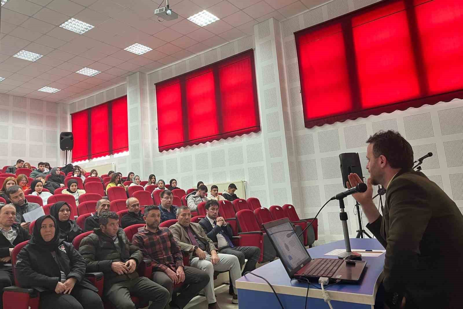 Emet MYO’da "KAP Nedir?" başlıklı bilgilendirme etkinliği