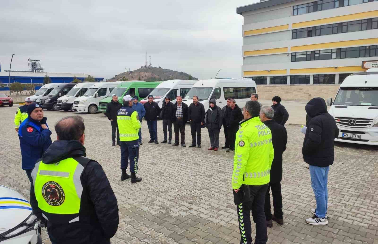 Kütahya’da okul servis araçlarına yönelik denetimler sürüyor