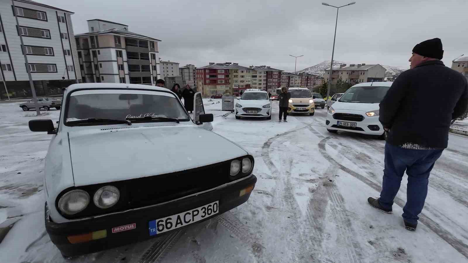 Yozgat’ta kar ve buzlanma hayatı olumsuz etkiledi