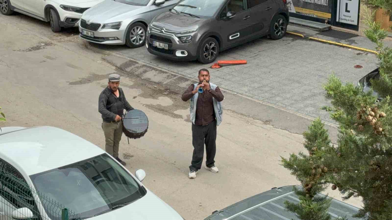 Karnavalı fırsatı bilen davul ve zurnacılar tepki &ccedil;ekiyor

