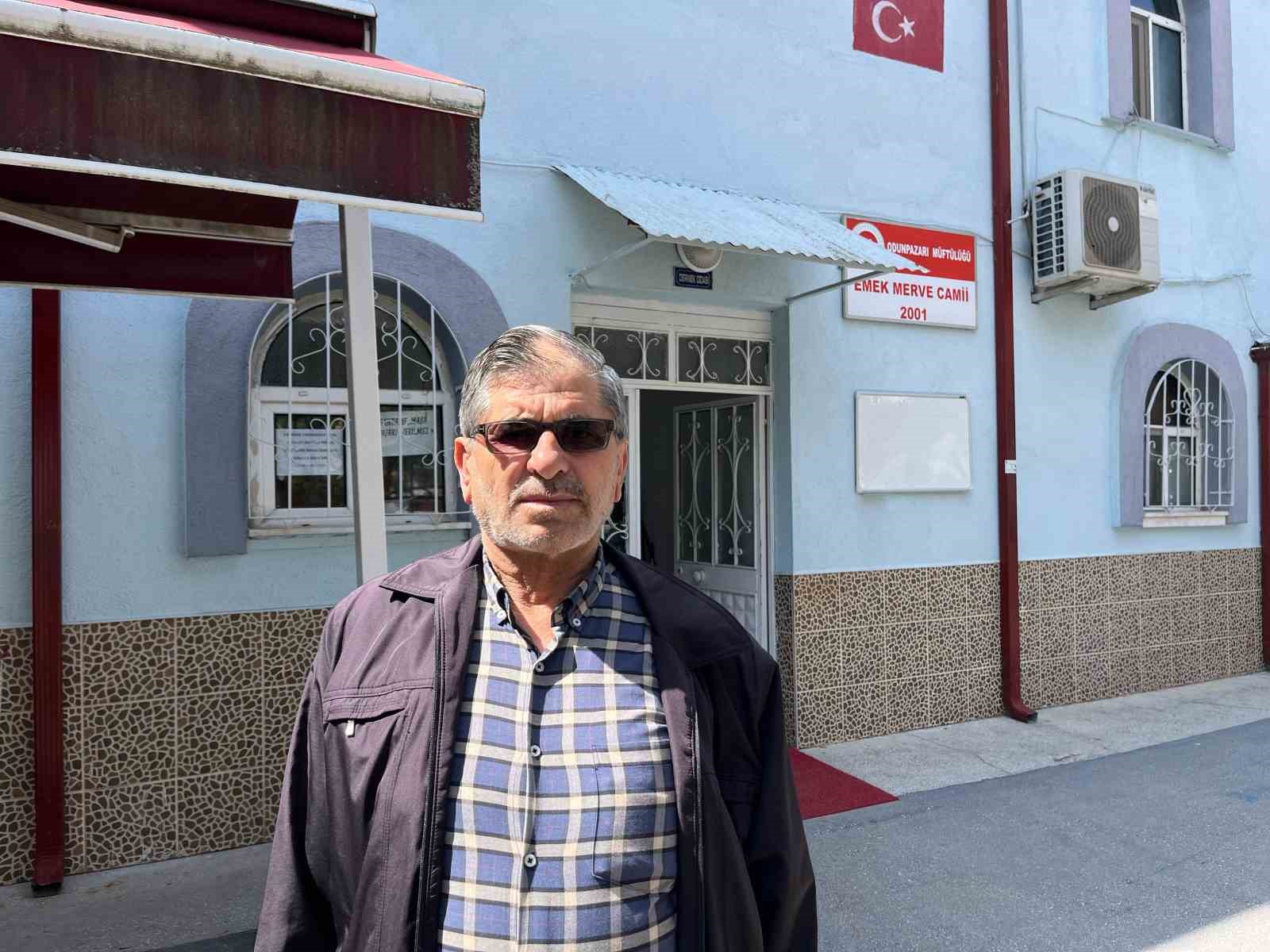 &Ccedil;ocukların camide tehlikeli oyunu
