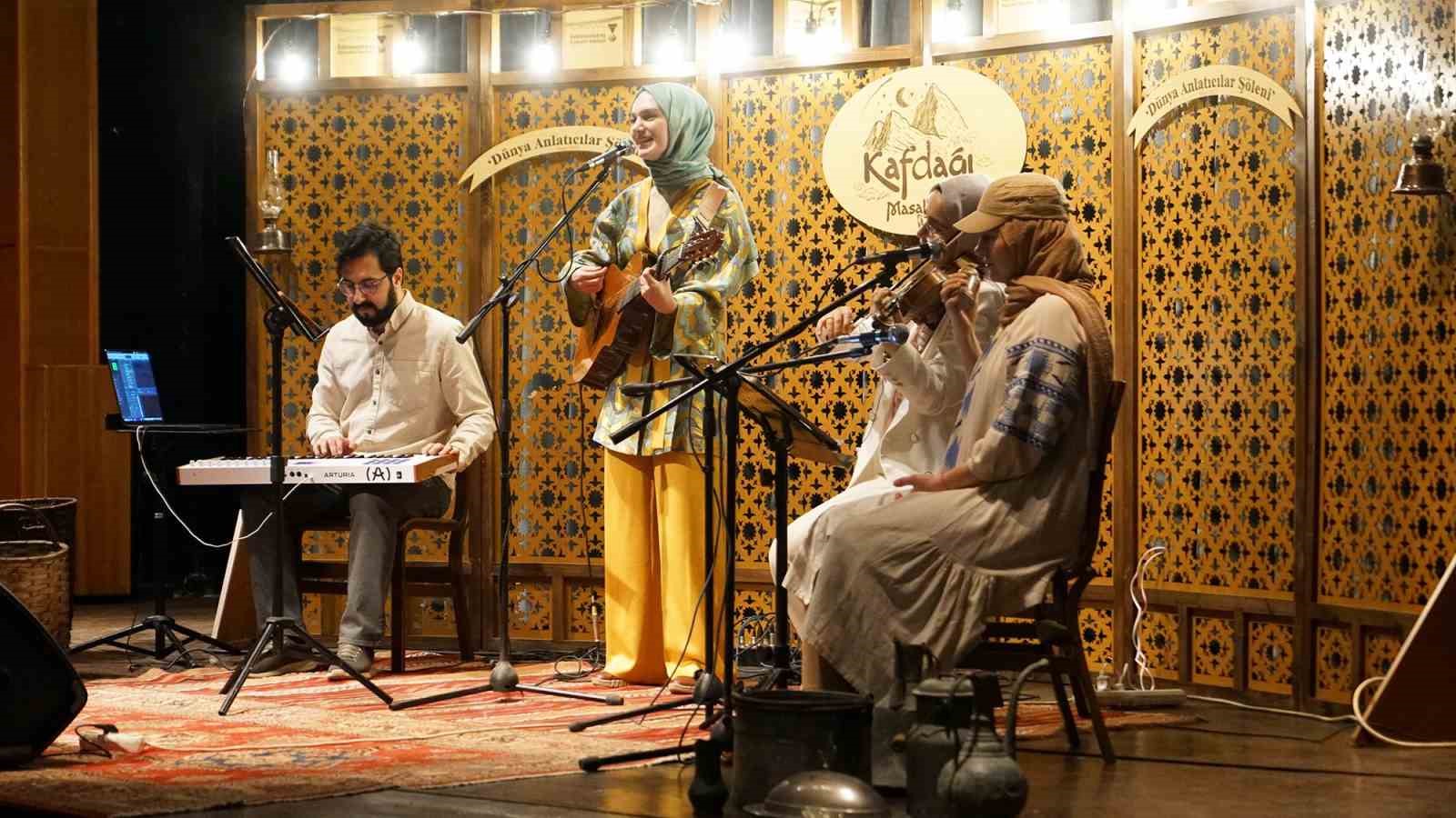 Şiir ve edebiyatın kentinde "Uluslararası D&uuml;nya Anlatıcılar Ş&ouml;leni"
