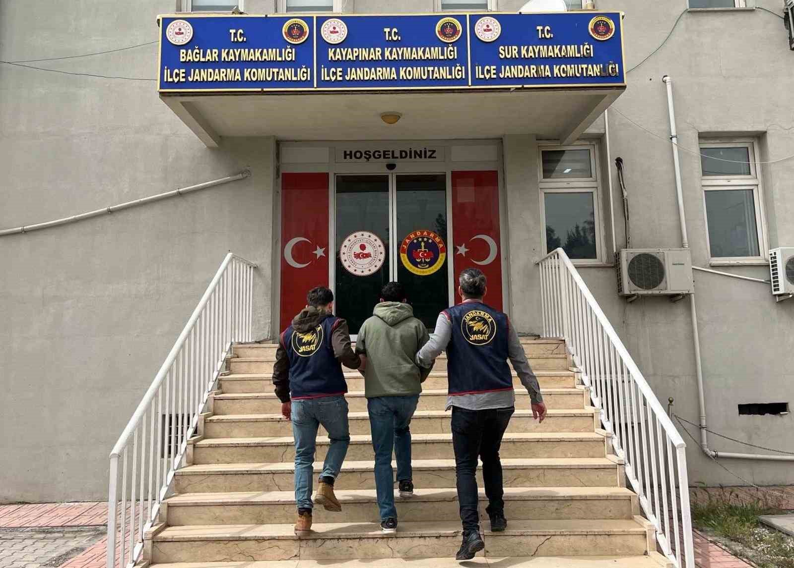 Diyarbakır’da 60 yıl kesinleşmiş hapis cezası olan zanlı yakalandı