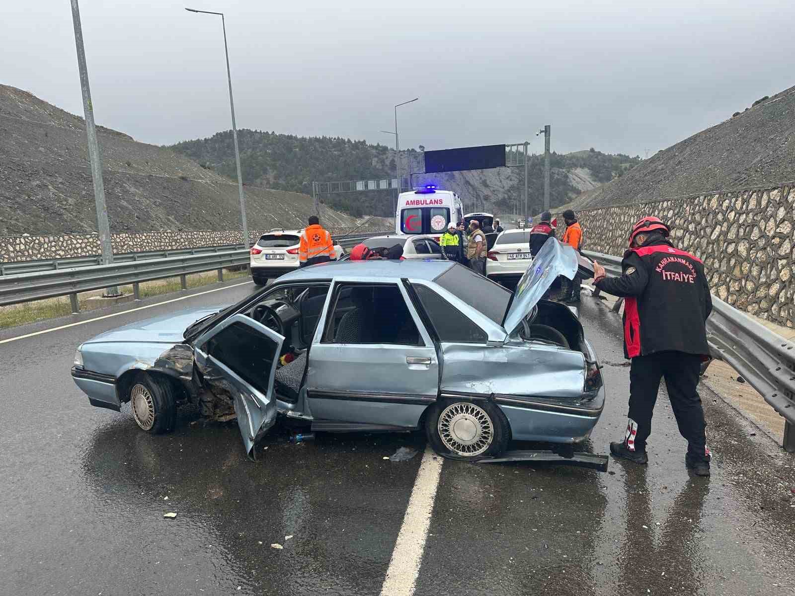 Kahramanmaraş’ta peş peşe kazalar meydana  geldi: 3 yaralı