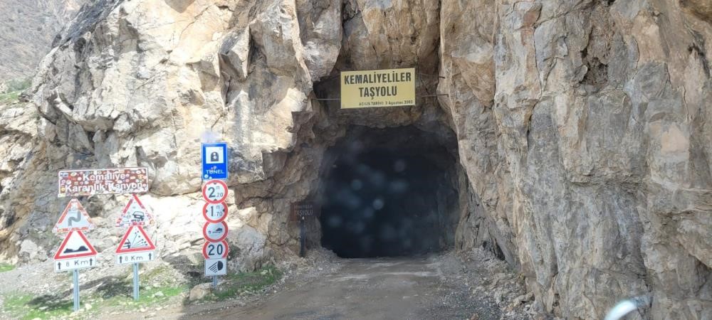 Vali Aydoğdu: "Taş yolunda suyun tahliye edilme işlemleri devam etmektedir"