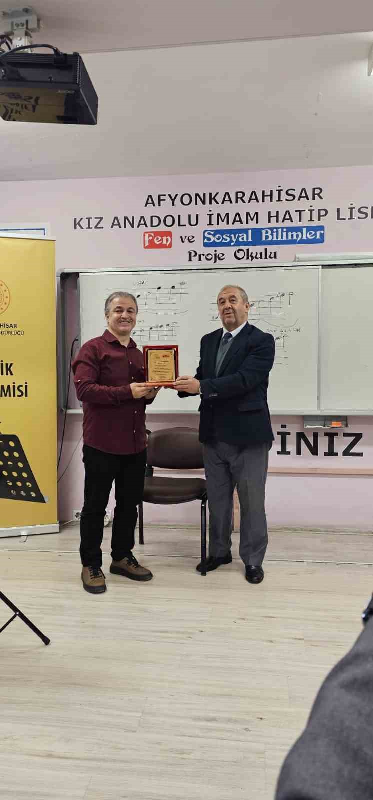 Afyonkarahisar M&uuml;zik Akademisi başladı
