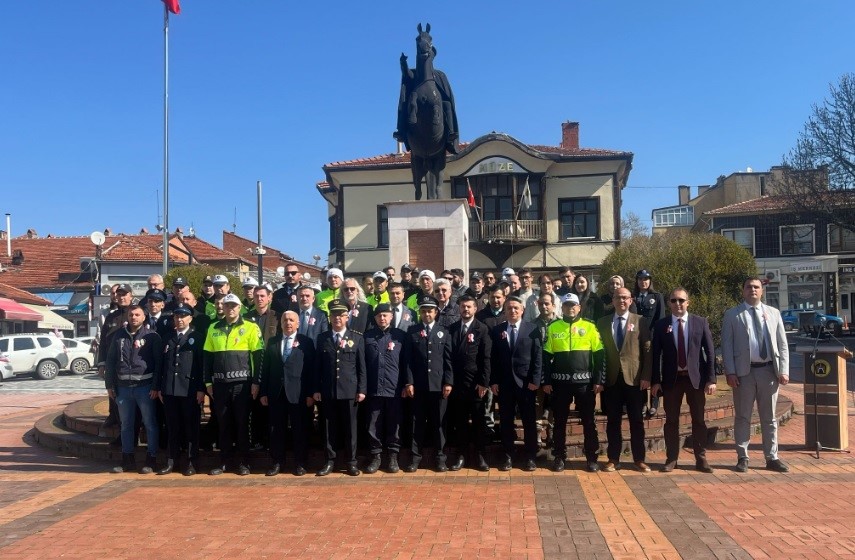 Tavşanlı’da Polis Haftası etkinlikleri çelenk sunumu ile başladı