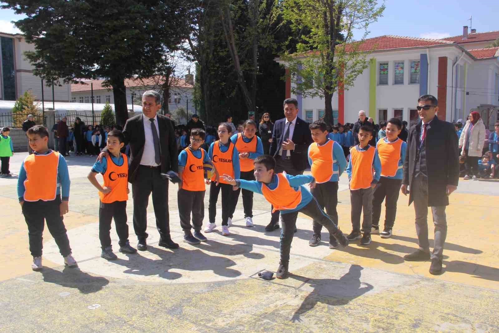 Dumlupınar İlkokulu&rsquo;nda 12. Geleneksel &Ccedil;ocuk Oyunları başladı
