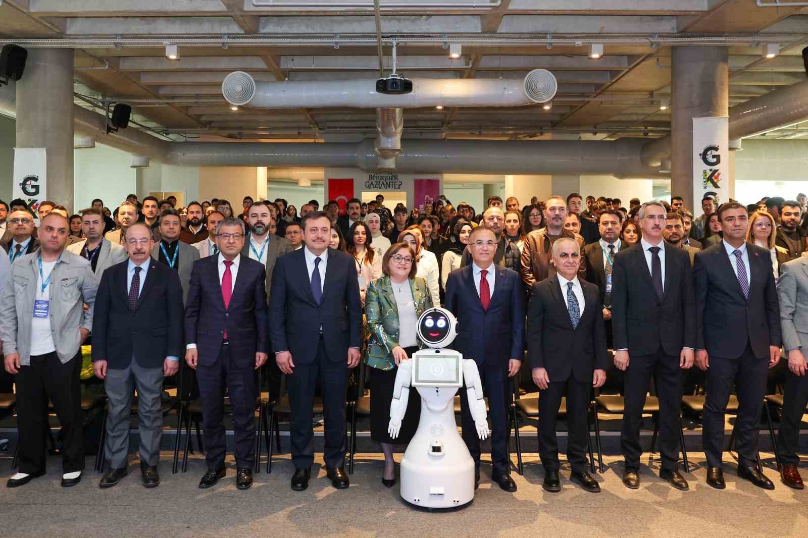 Gaziantep Büyükşehir, Yerel Yönetimlerde Yapay Zeka Çalıştayı düzenledi
